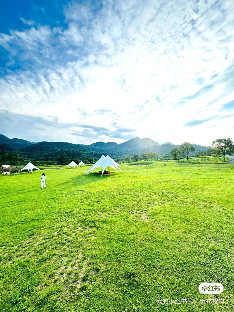 佚名的《郊游》 歌词