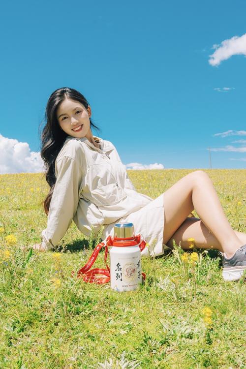 众图网素材分享|那些视觉惊艳,配色高级的秋游海报,建议收藏